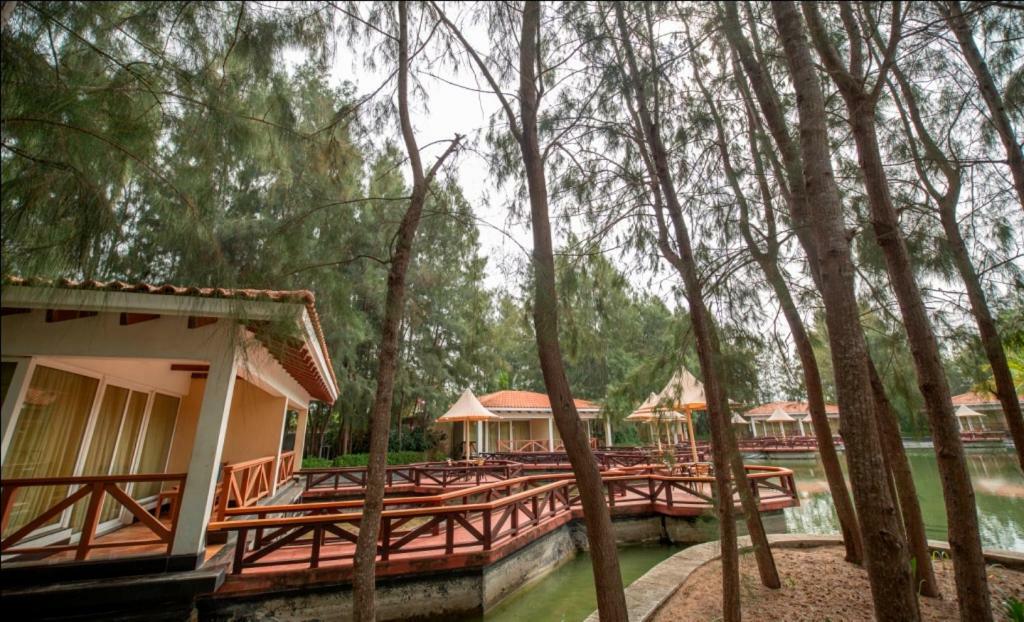 Ocean Spray Hotel Kalapettai Exterior photo