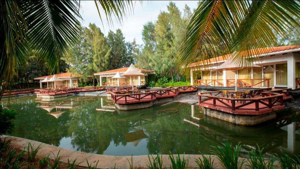 Ocean Spray Hotel Kalapettai Exterior photo