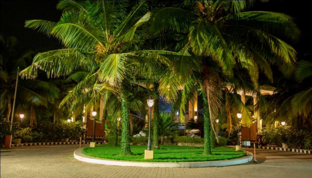 Ocean Spray Hotel Kalapettai Exterior photo