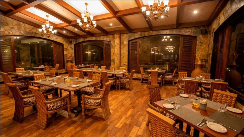 Ocean Spray Hotel Kalapettai Exterior photo